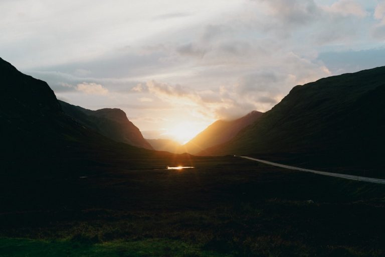 The Art of Solo Travel: Embracing Adventure and Self-Discovery